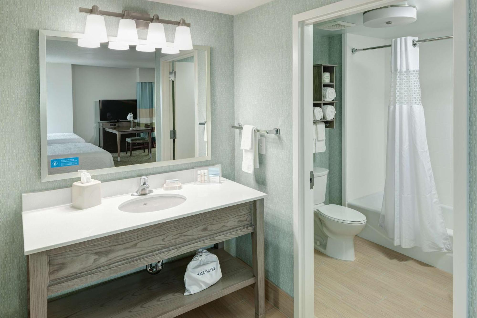 Hampton Inn & Suites By Hilton Carolina Beach Oceanfront Esterno foto